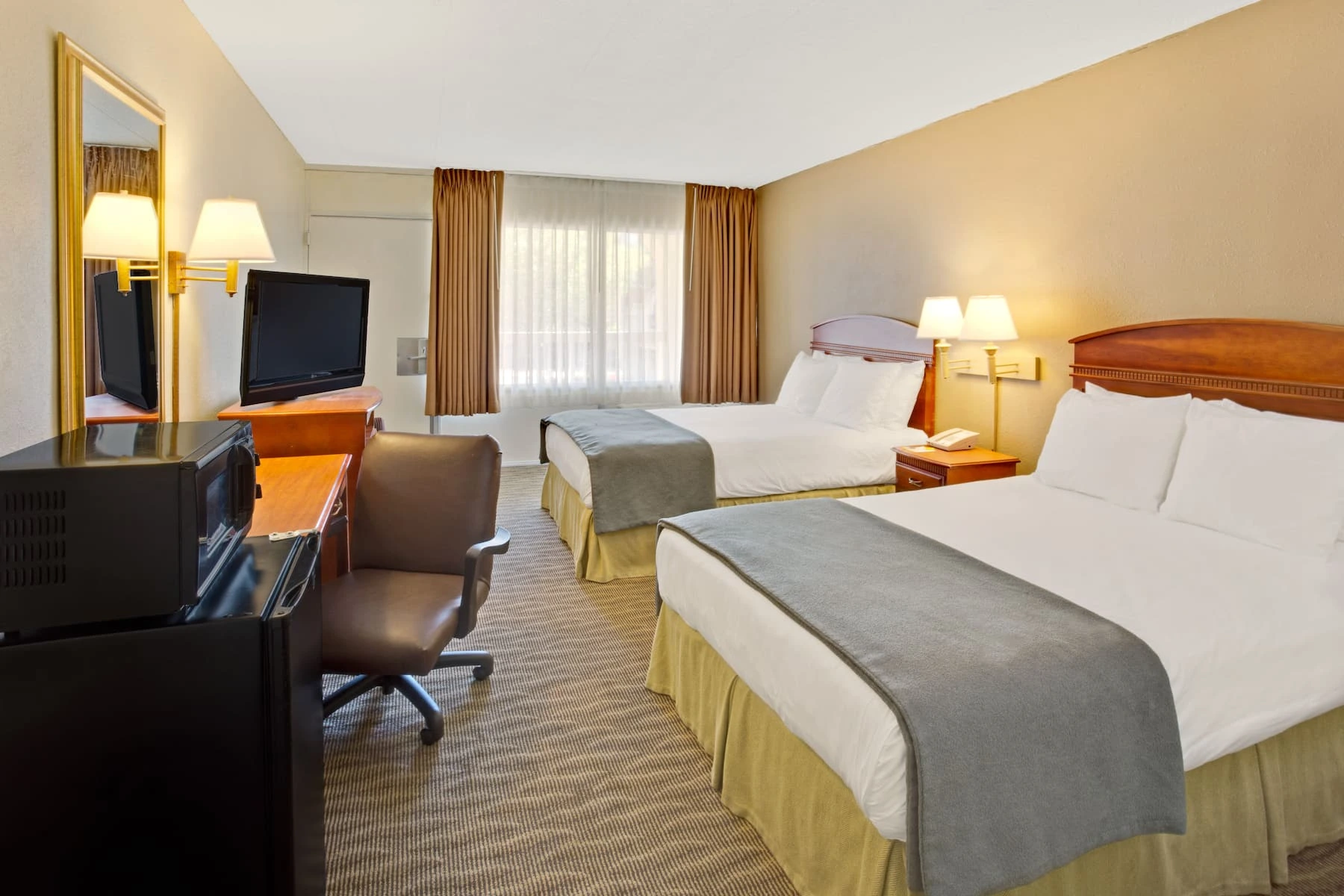 Double Bed Room at Days Inn Silver Spring